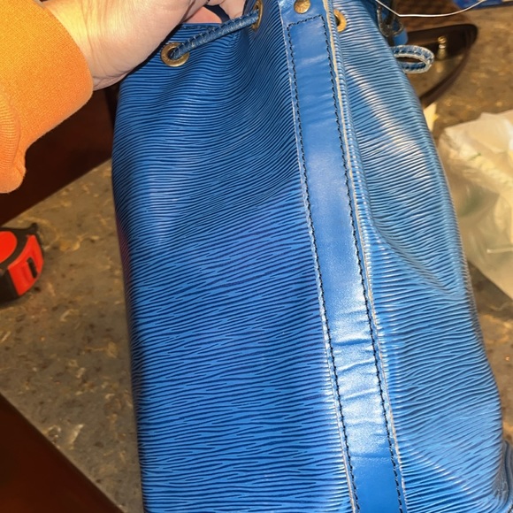 Louis Vuitton blue Epi Noe - Picture 6 of 17